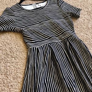 Adorable striped LuLaRoe Amelia dress